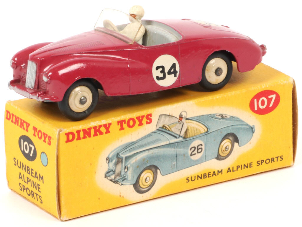 Lot 397 - DINKY TOYS (GB) (1)