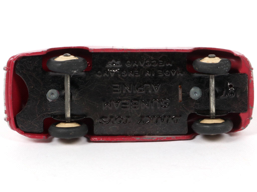 Lot 397 - DINKY TOYS (GB) (1)