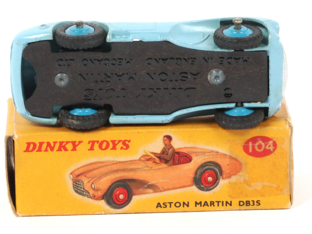 Lot 400 - DINKY TOYS (GB) (1)