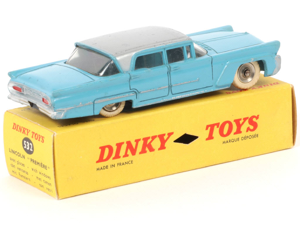 Lot 301 - DINKY TOYS (FRANCE) (1)
