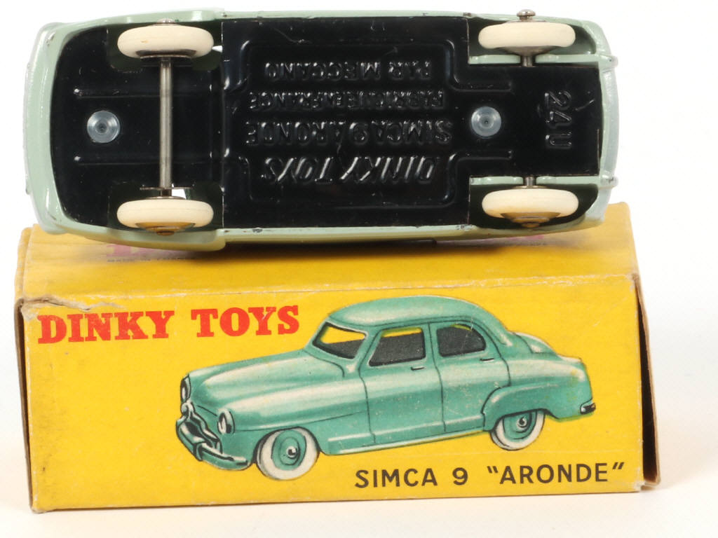 Lot 217 - DINKY TOYS (FRANCE) (1)