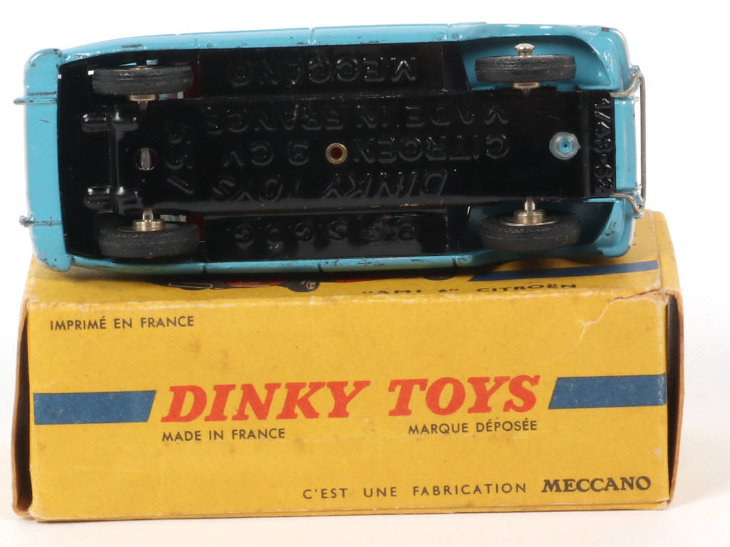 Lot 251 - DINKY TOYS (FRANCE) (1)