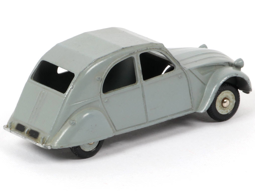 Lot 132 - DINKY TOYS (FRANCE) Série JUNIOR (1)