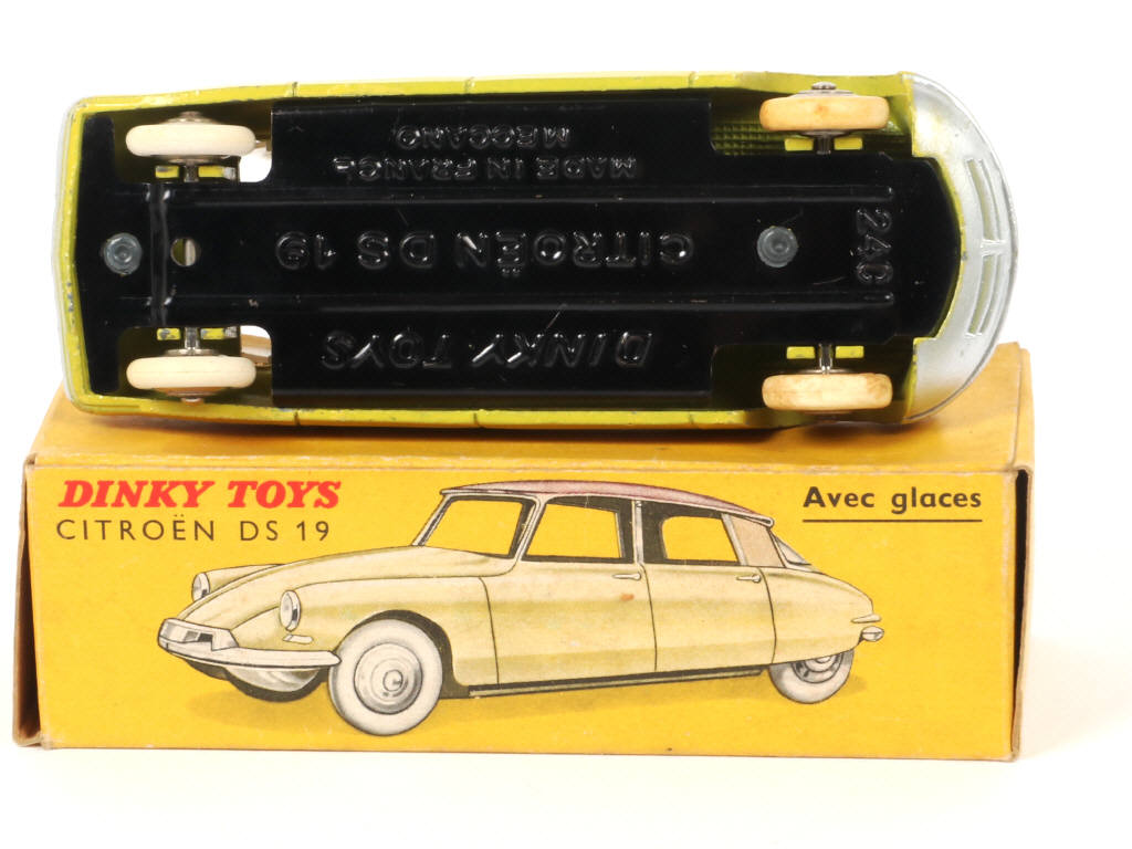 Lot 177 - DINKY TOYS (FRANCE) (1)