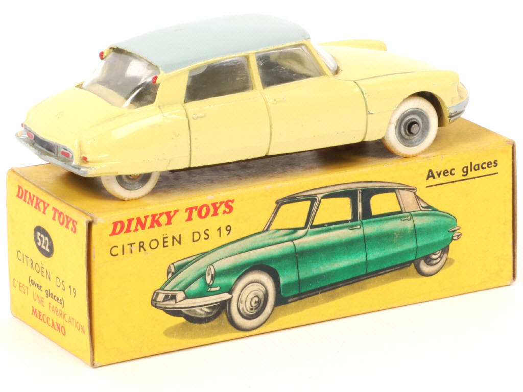 Lot 179 - DINKY TOYS (FRANCE) (1)