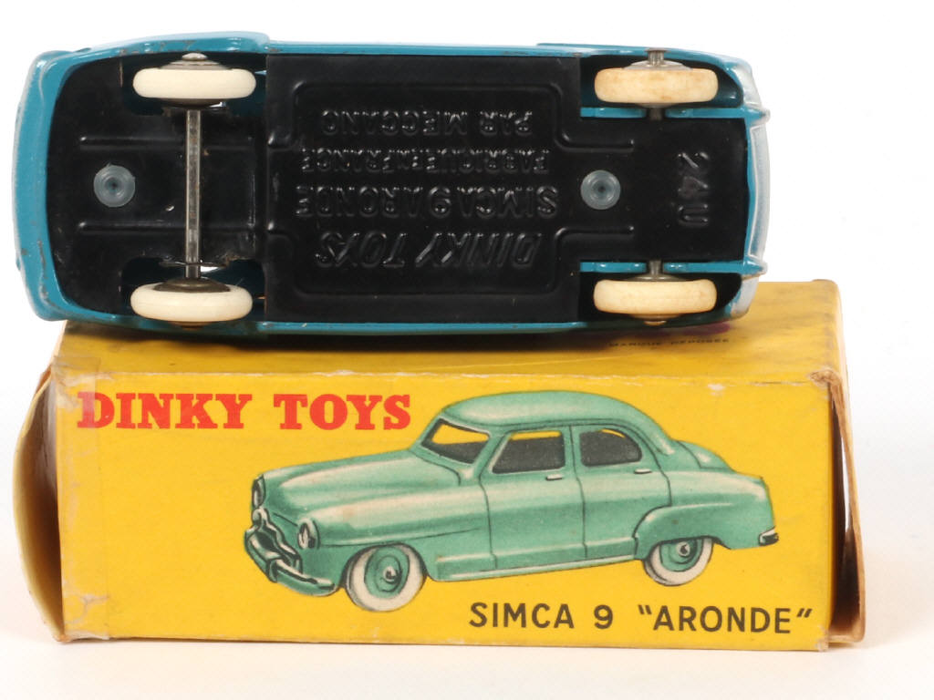 Lot 218 - DINKY TOYS (FRANCE) (1)