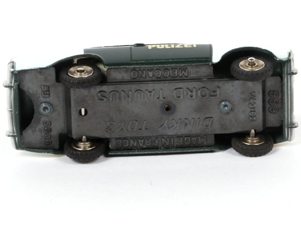 Lot 161 - DINKY TOYS (FRANCE) (1)