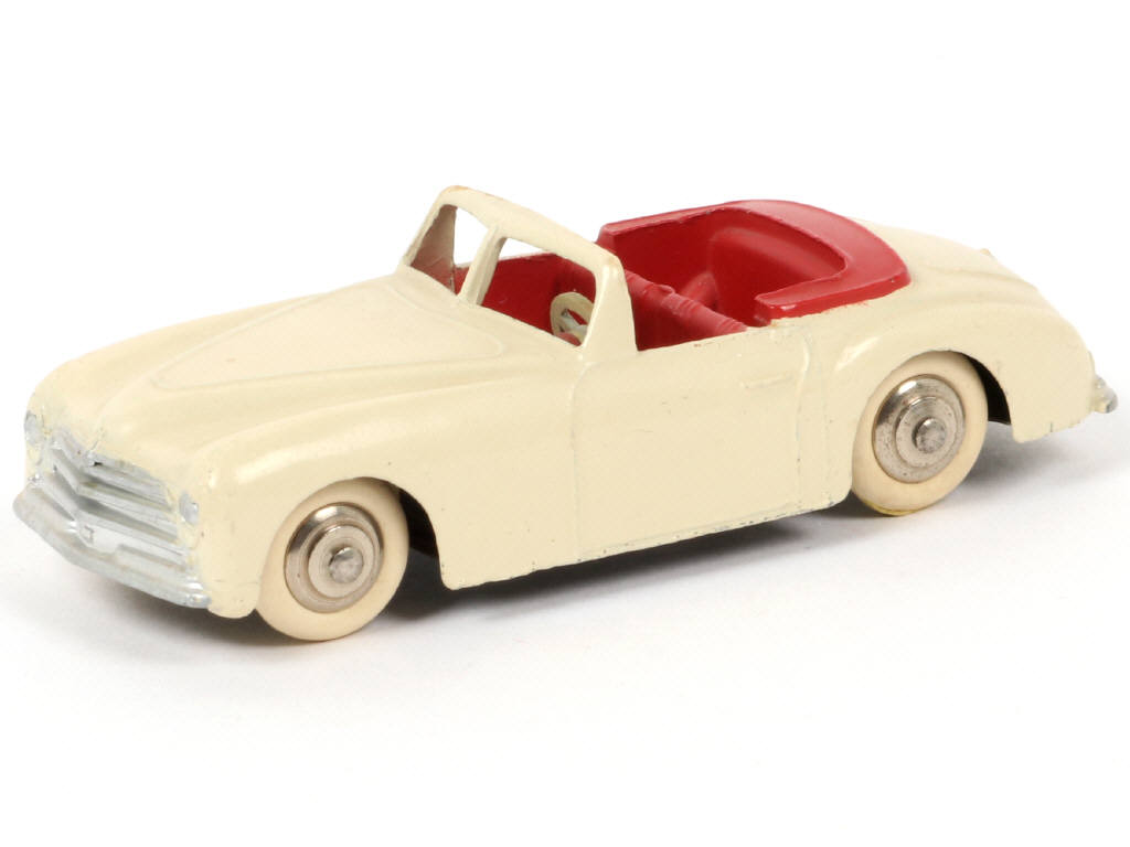 Lot 152 - DINKY TOYS (FRANCE) (1)