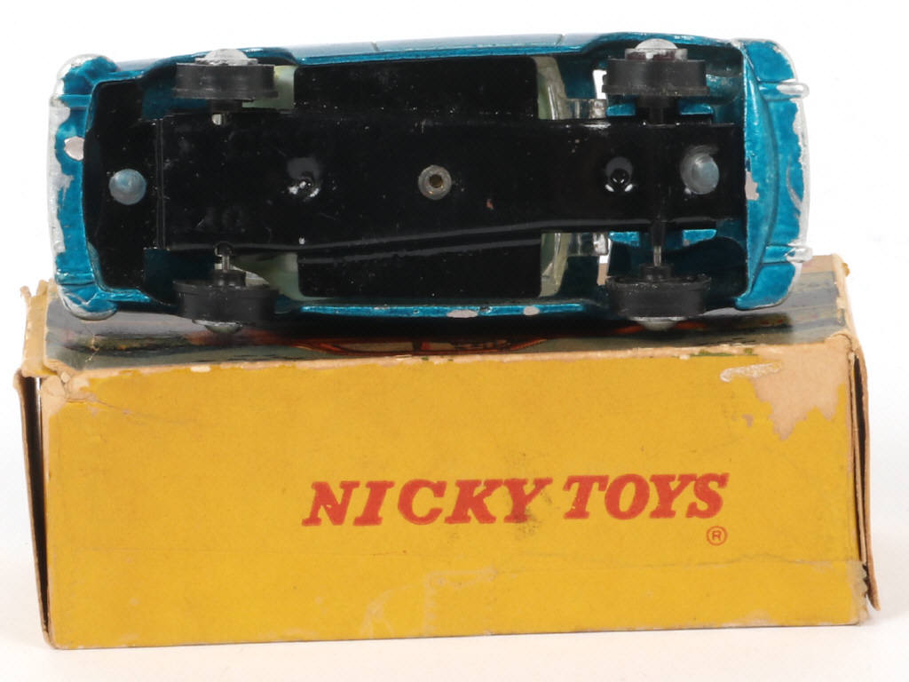 Lot 105 - NICKYTOYS (INDE) (1)