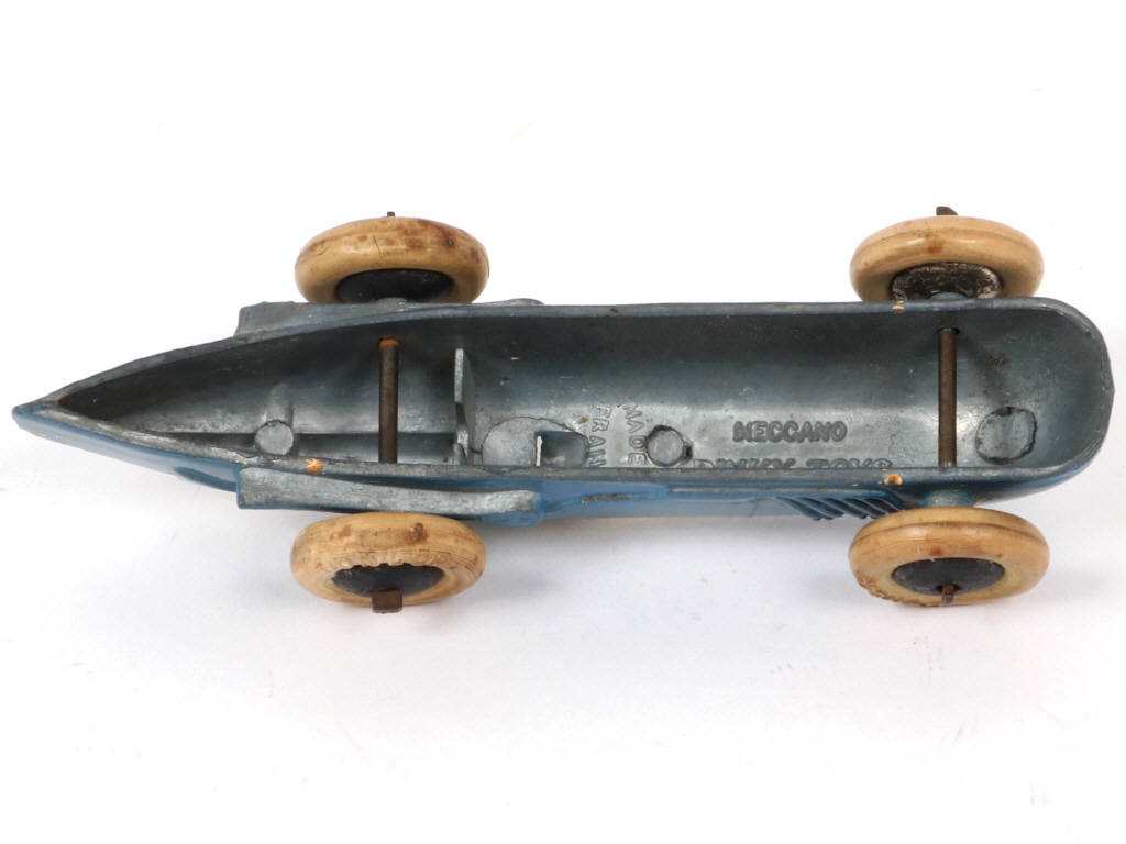 Lot 143 - DINKY TOYS (FRANCE) (1)