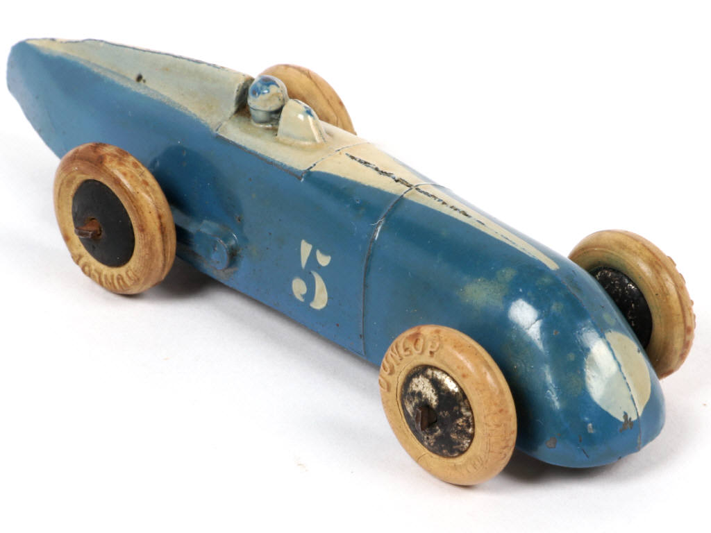 Lot 143 - DINKY TOYS (FRANCE) (1)