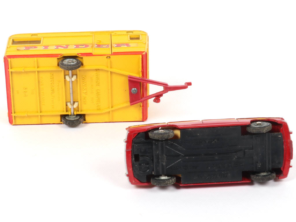 Lot 166 - DINKY TOYS (FRANCE) (1)