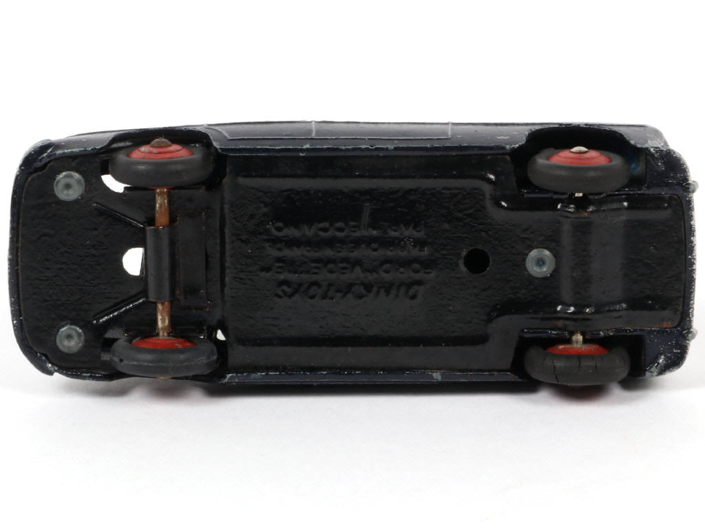 Lot 150 - DINKY TOYS (FRANCE) (1)