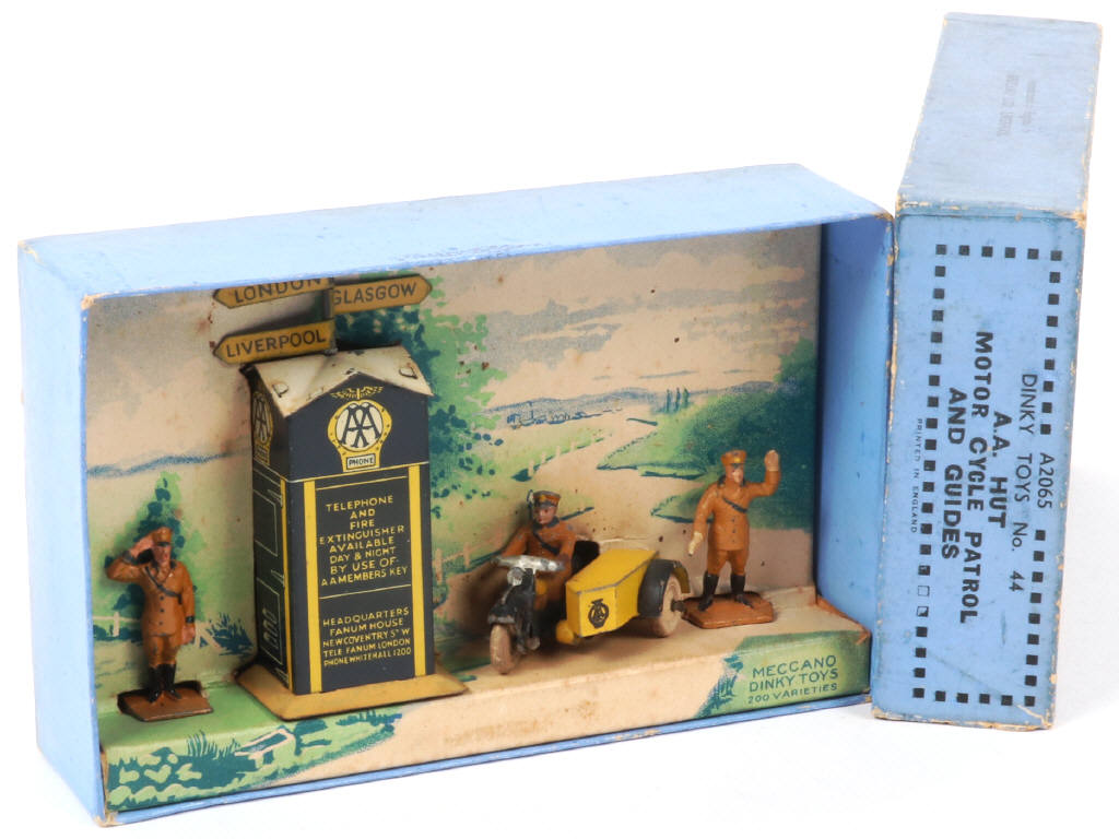 Lot 367 - DINKY TOYS (GB) (1)