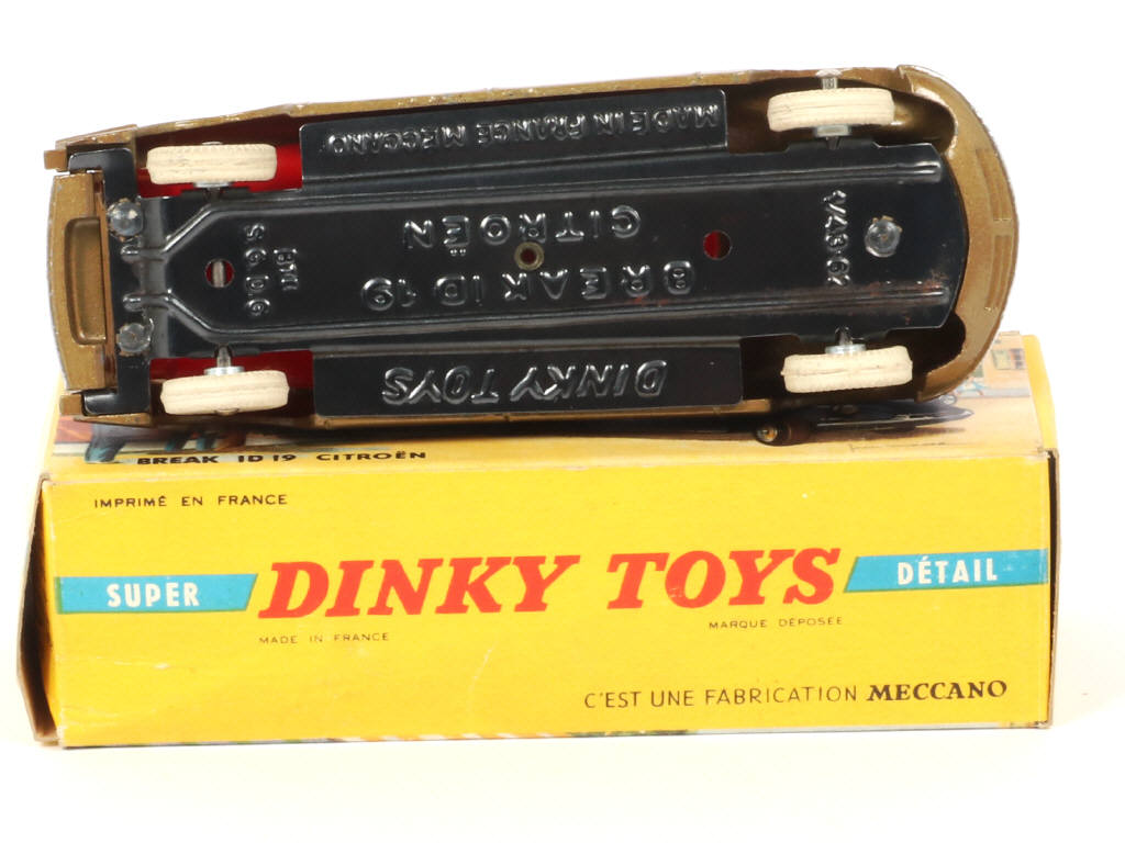 Lot 186 - DINKY TOYS (FRANCE) (1)