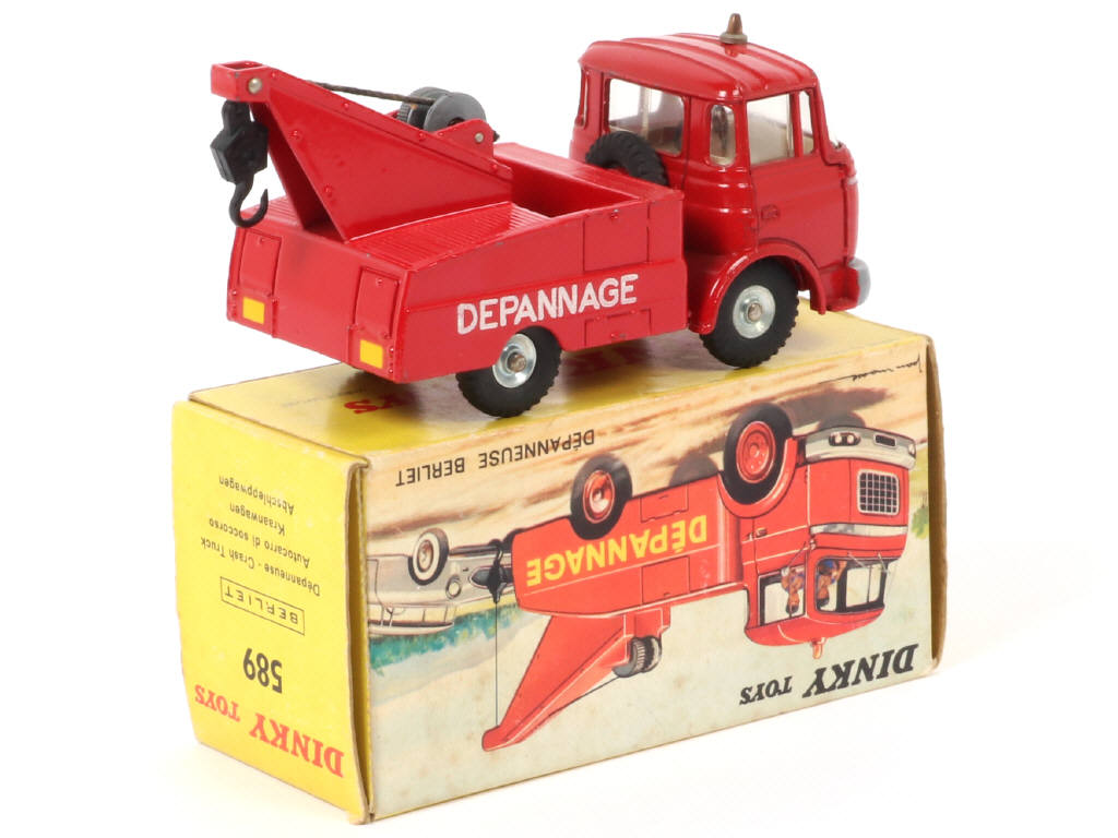 Lot 353 - DINKY TOYS (FRANCE) (1)