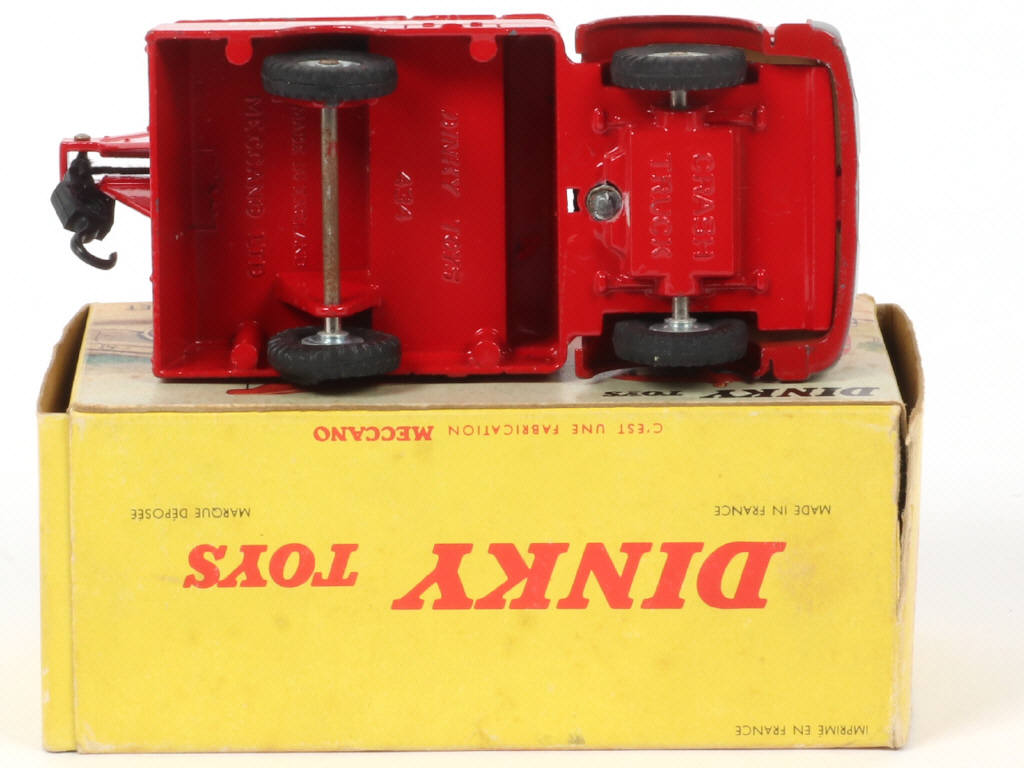 Lot 353 - DINKY TOYS (FRANCE) (1)