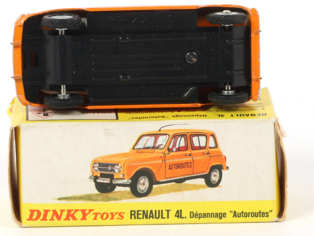 Lot 242 - DINKY TOYS (FRANCE) (1)