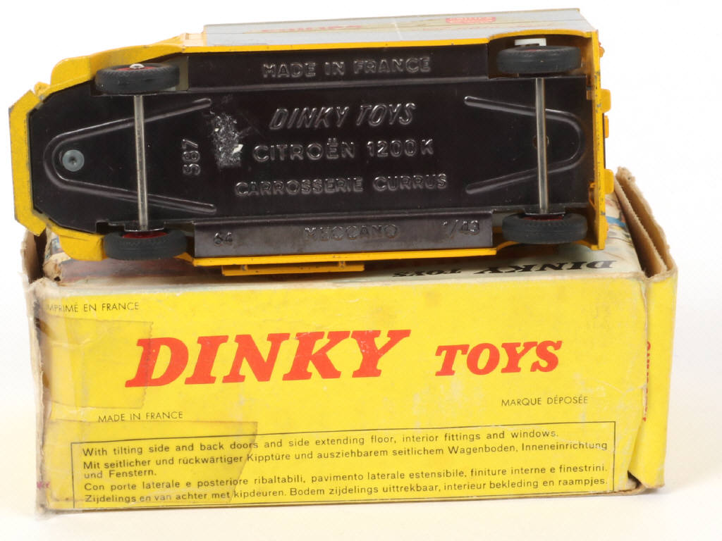 Lot 329 - DINKY TOYS (FRANCE) (1)