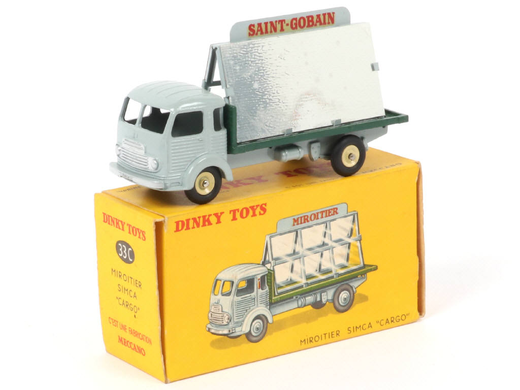 Lot 345 - DINKY TOYS (FRANCE) (1)