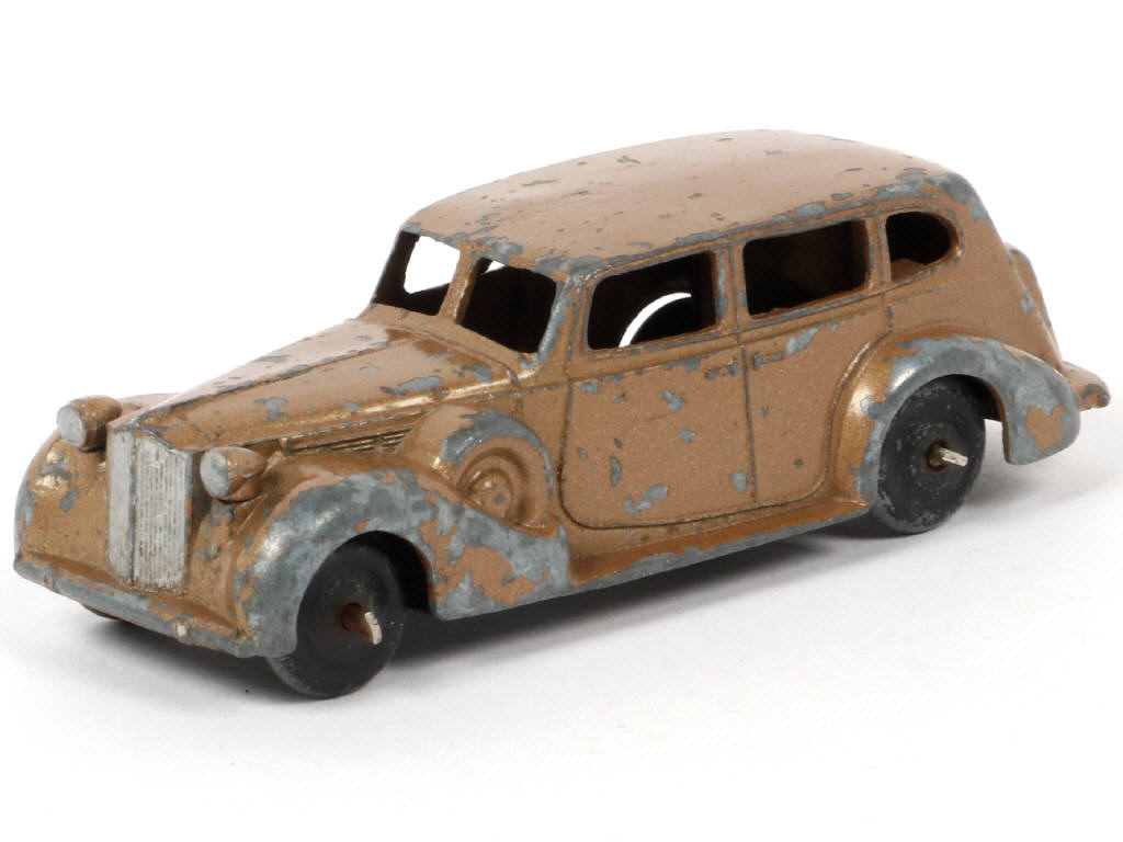 Lot 148 - DINKY TOYS (FRANCE) (1)