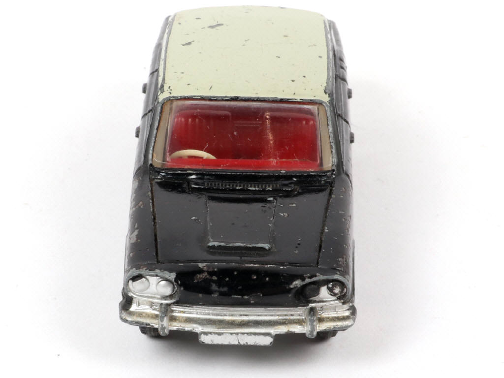 Lot 388 - DINKY TOYS (GB) (1)