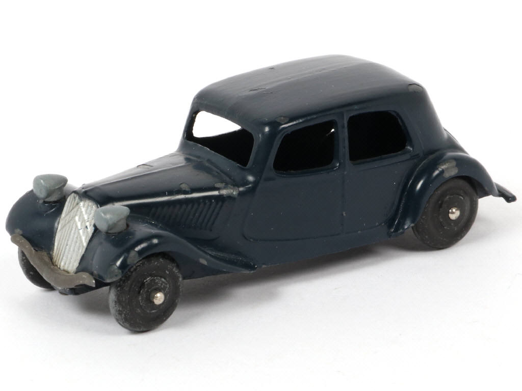 Lot 146 - DINKY TOYS (FRANCE) (1)