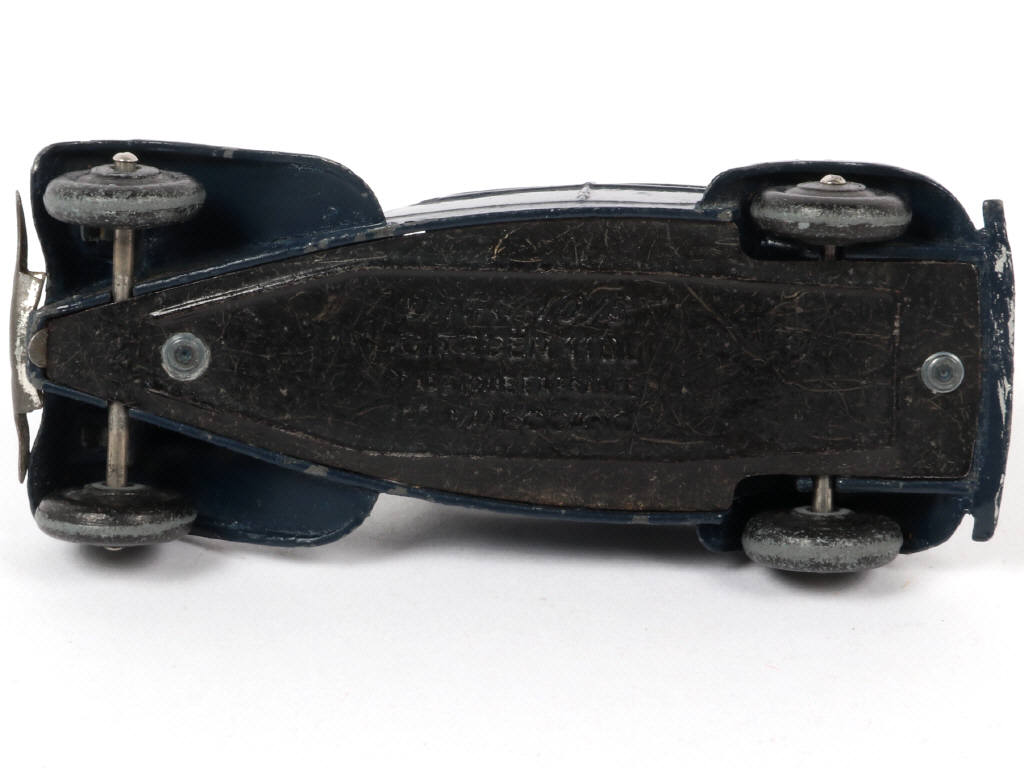 Lot 146 - DINKY TOYS (FRANCE) (1)