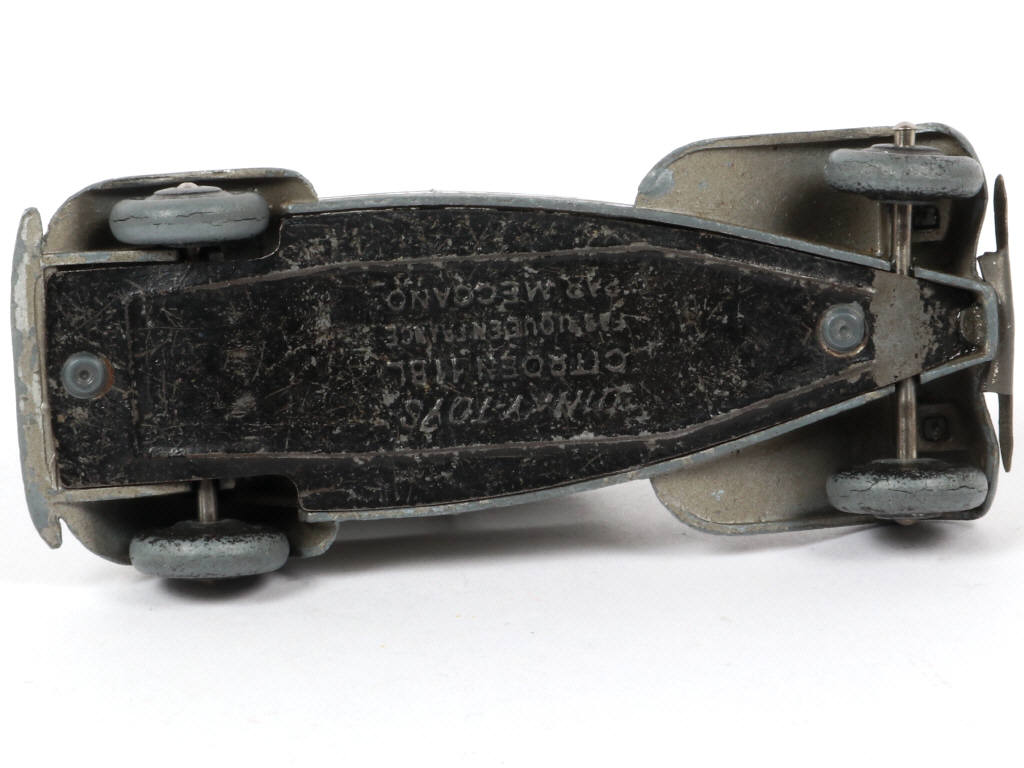 Lot 147 - DINKY TOYS (FRANCE) (1)