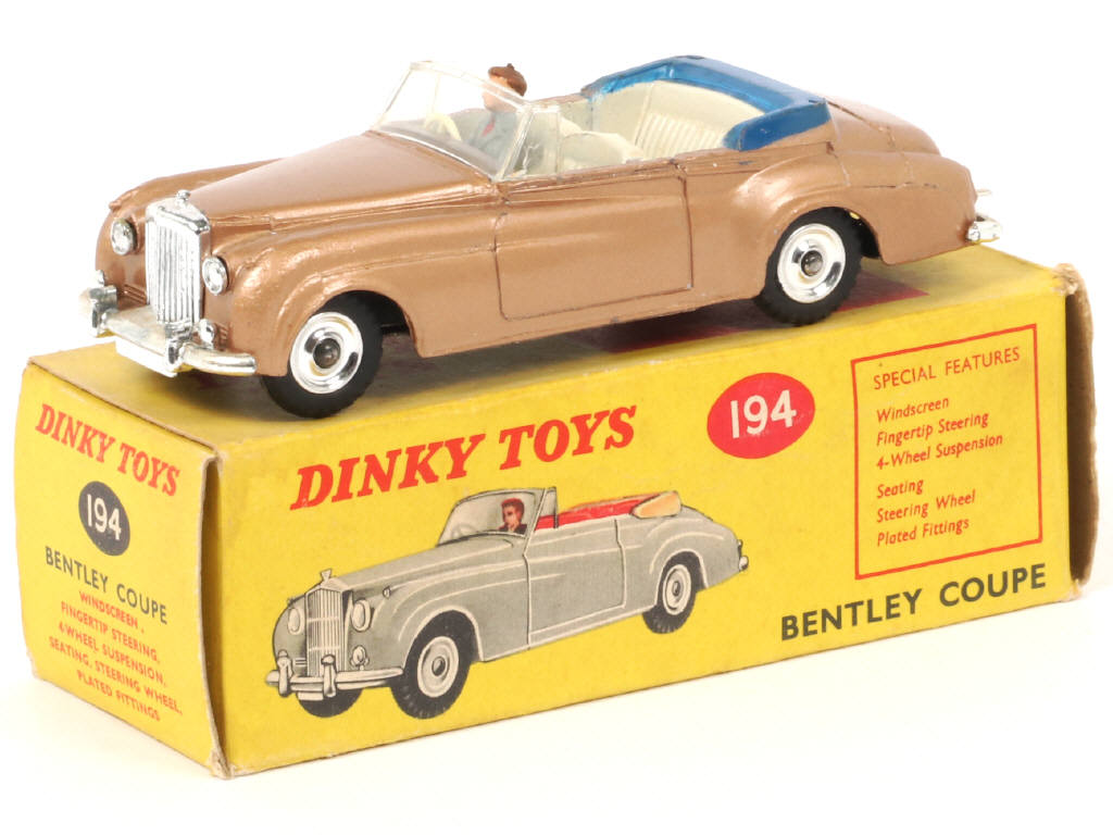 Lot 407 - DINKY TOYS (GB) (1)