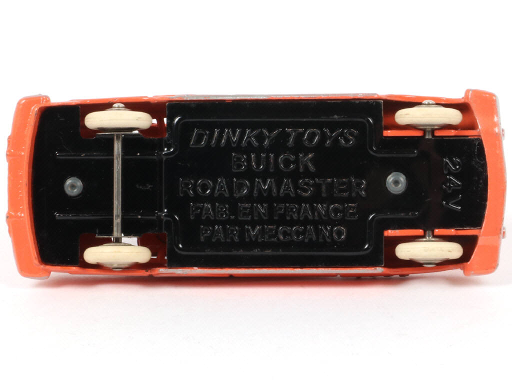 Lot 154 - DINKY TOYS (FRANCE) (1)