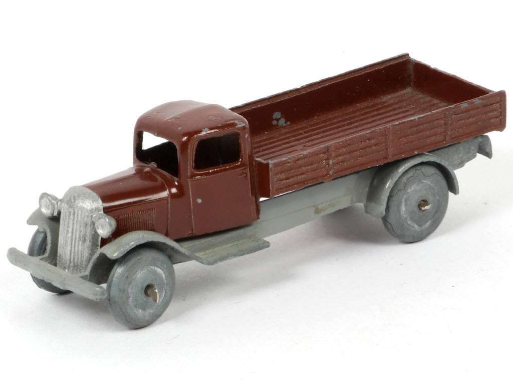 Lot 307 - DINKY TOYS (FRANCE) (1)
