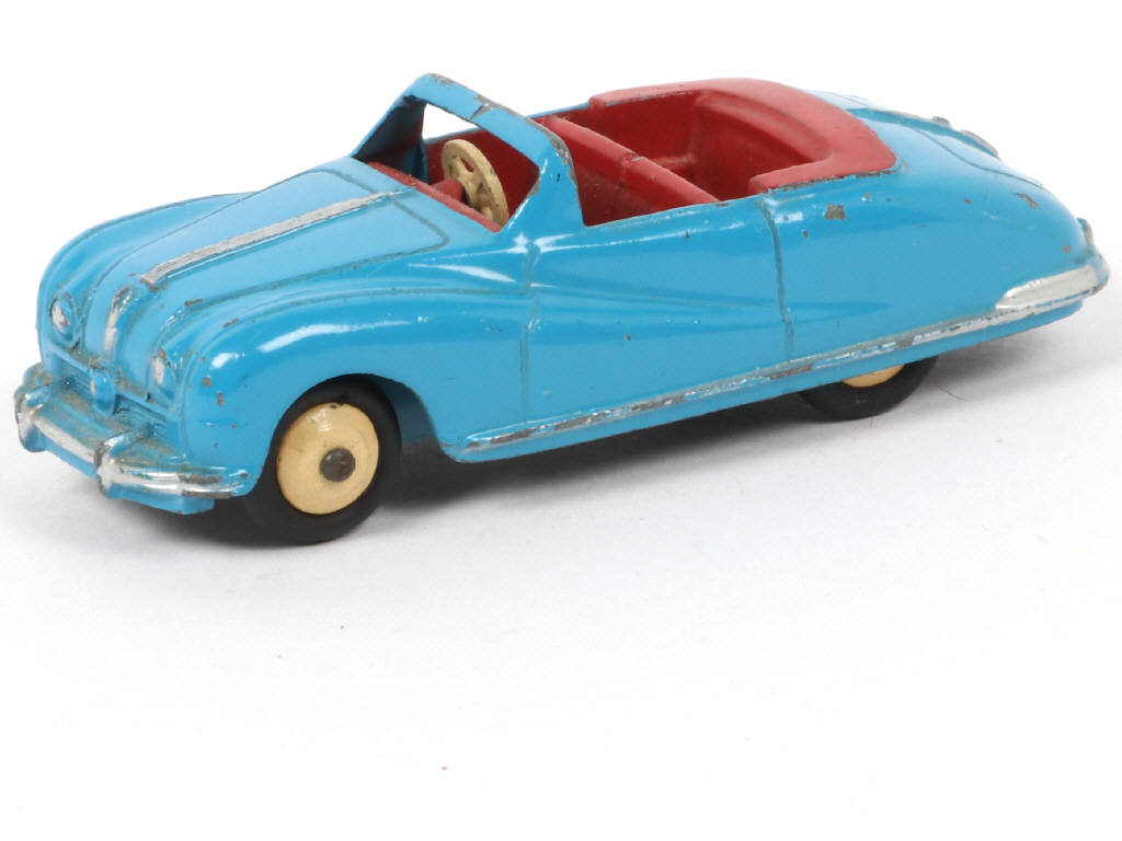 Lot 372 - DINKY TOYS (GB) (1)