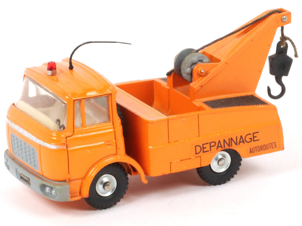 Lot 320 - DINKY TOYS (FRANCE) (1)