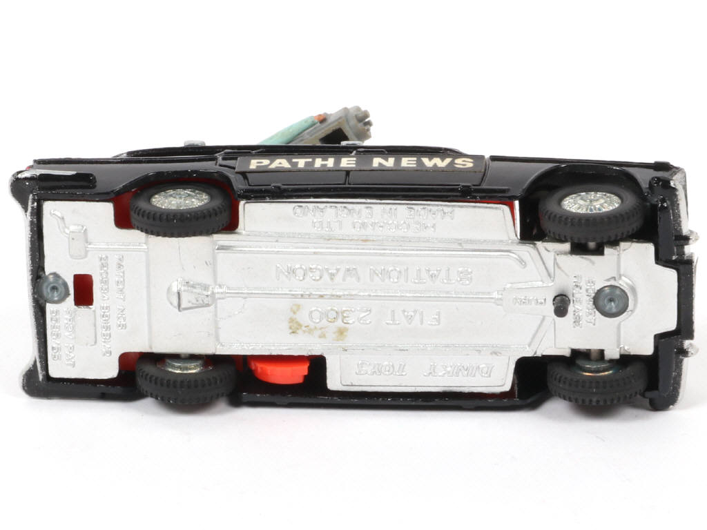 Lot 391 - DINKY TOYS (GB) (1)