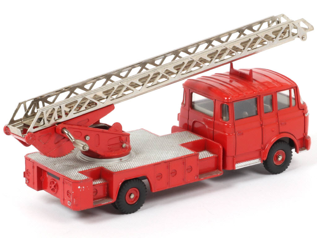 Lot 321 - DINKY TOYS (FRANCE) (1)