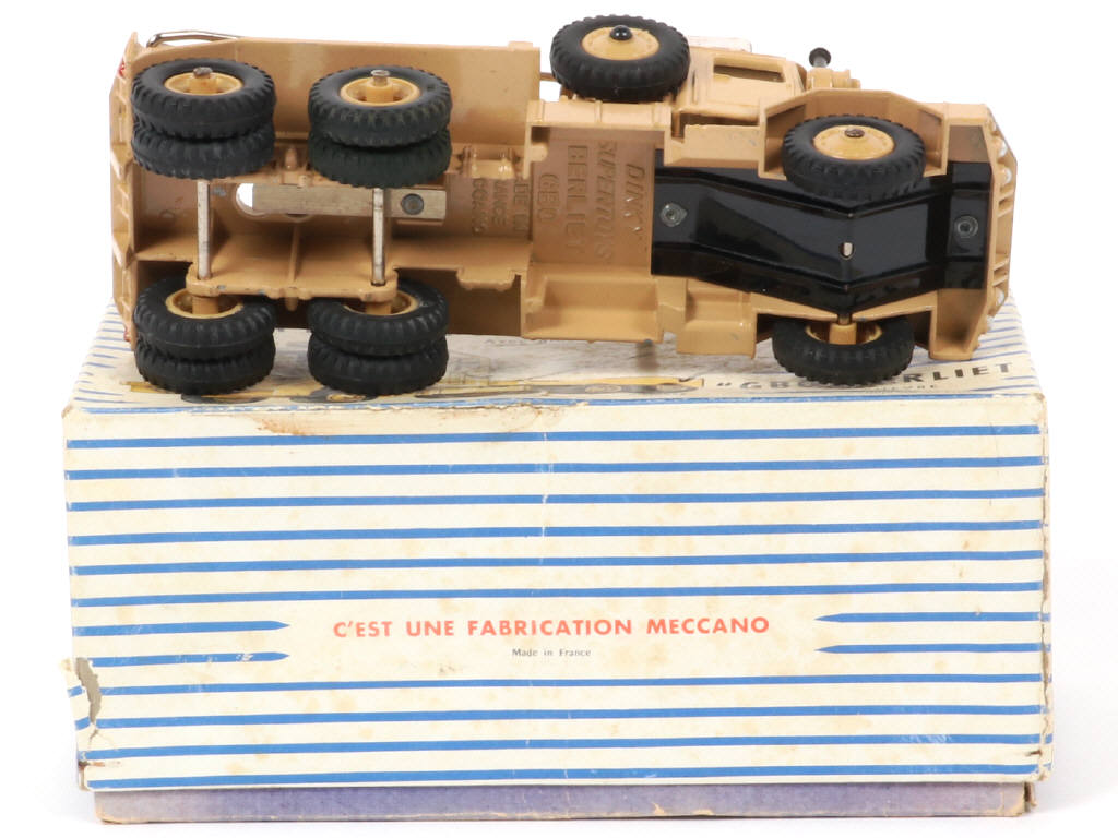 Lot 362 - DINKY TOYS (FRANCE) (1)