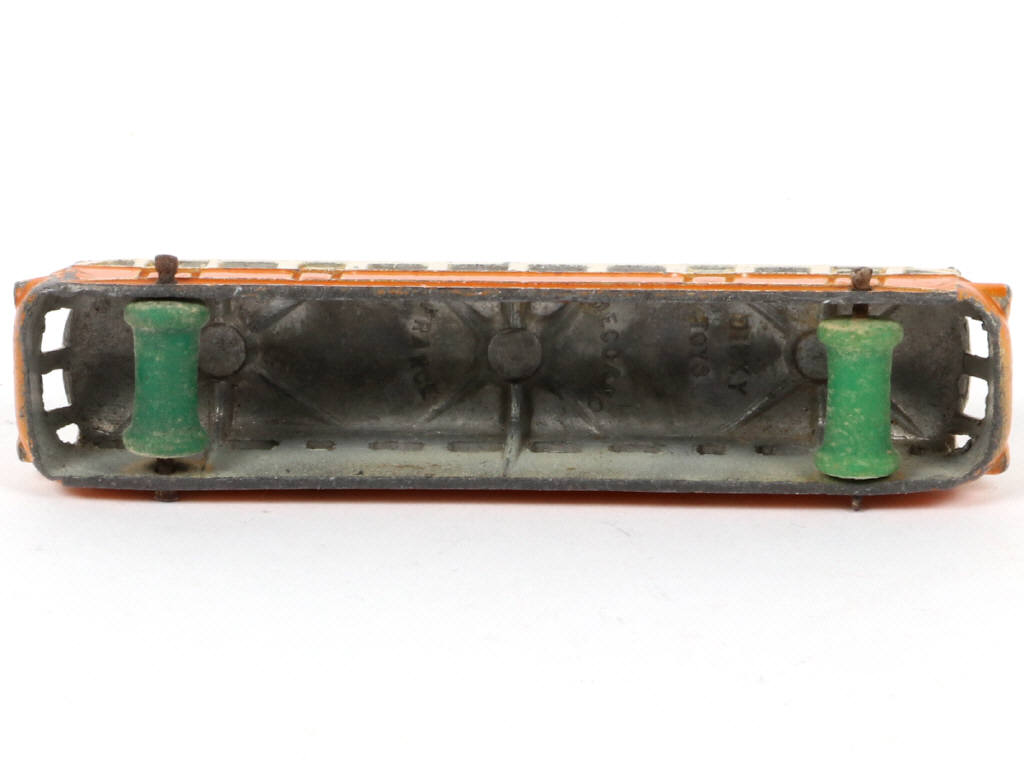 Lot 306 - DINKY TOYS (FRANCE) (1)