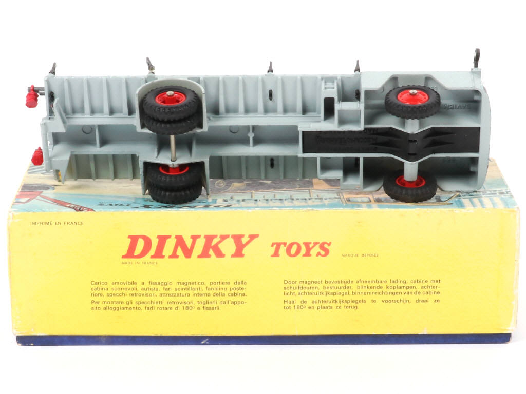 Lot 358 - DINKY TOYS (FRANCE) (1)