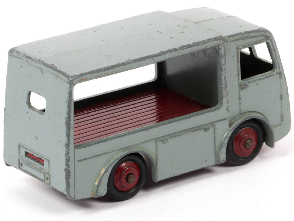 Lot 393 - DINKY TOYS (GB) (1)