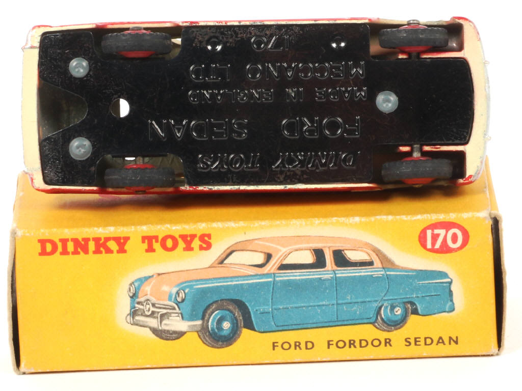 Lot 412 - DINKY TOYS (GB) (1)