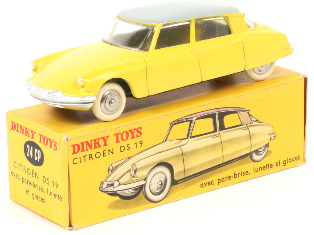 Lot 176 - DINKY TOYS (FRANCE) (1)