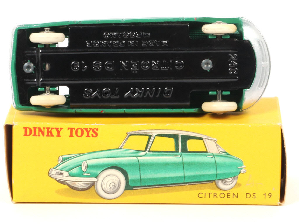 Lot 174 - DINKY TOYS (FRANCE) (1)