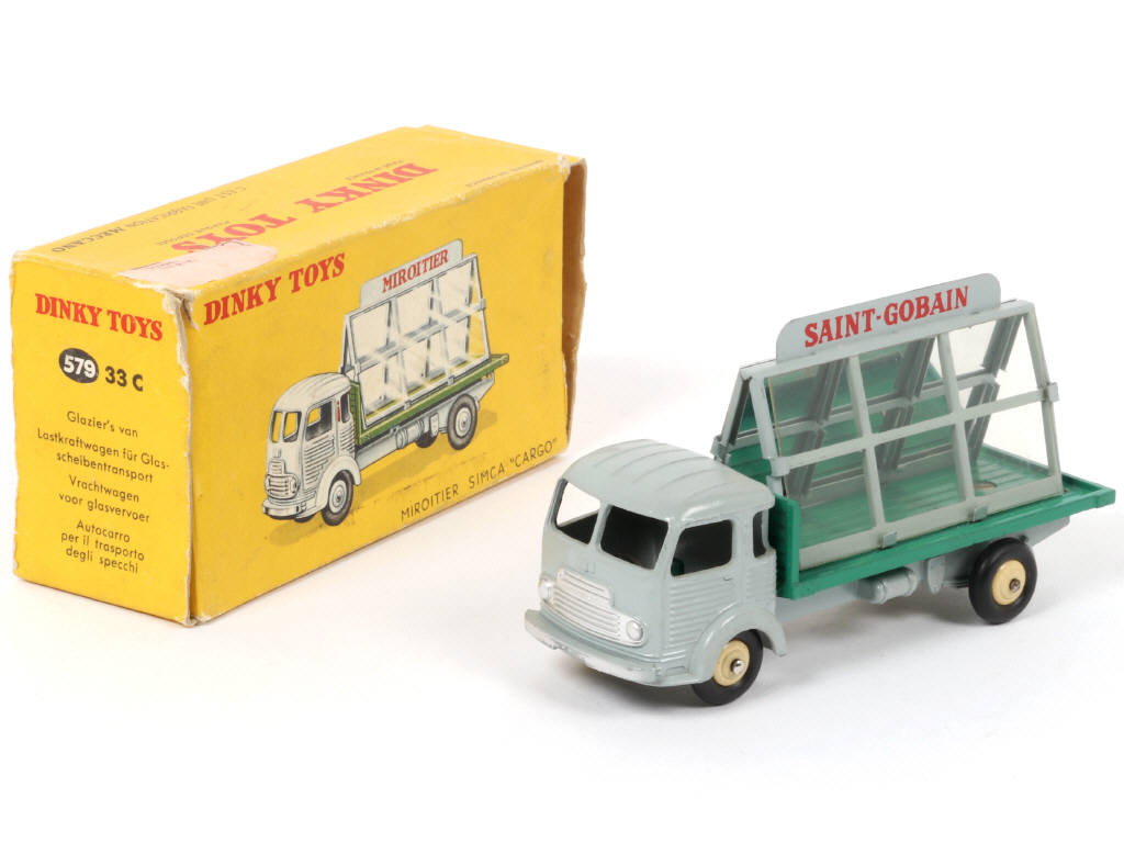 Lot 344 - DINKY TOYS (FRANCE) (1)