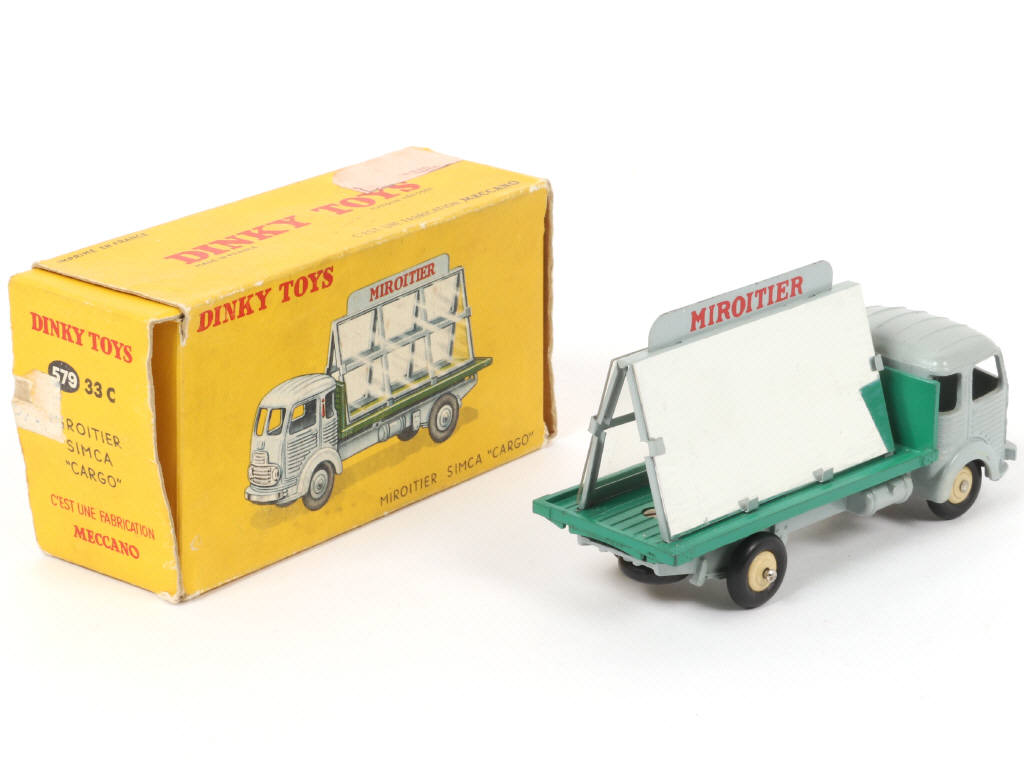 Lot 344 - DINKY TOYS (FRANCE) (1)