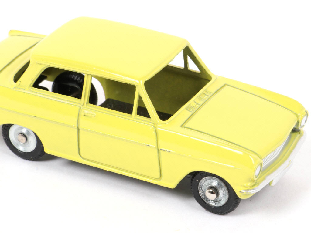 Lot 137 - DINKY TOYS (FRANCE) Série JUNIOR (1)