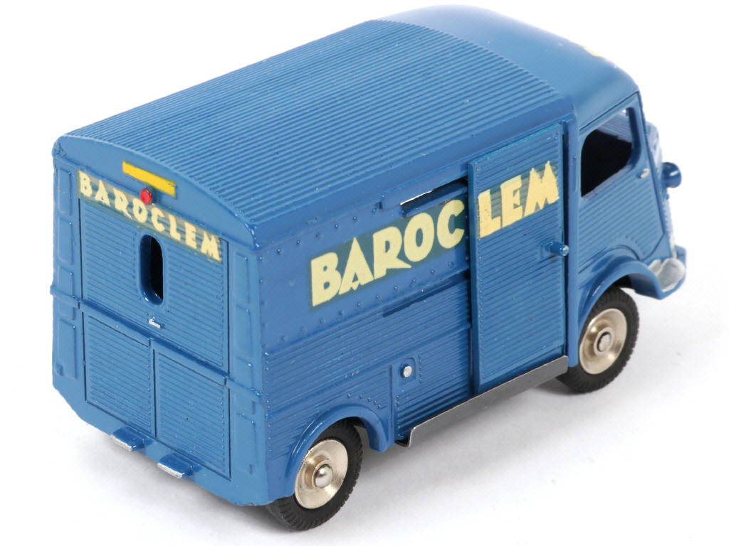 Lot 327 - DINKY TOYS (FRANCE) (1)