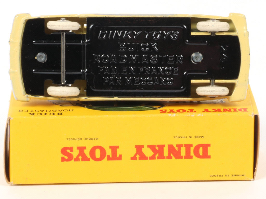 Lot 221 - DINKY TOYS (FRANCE) (1)