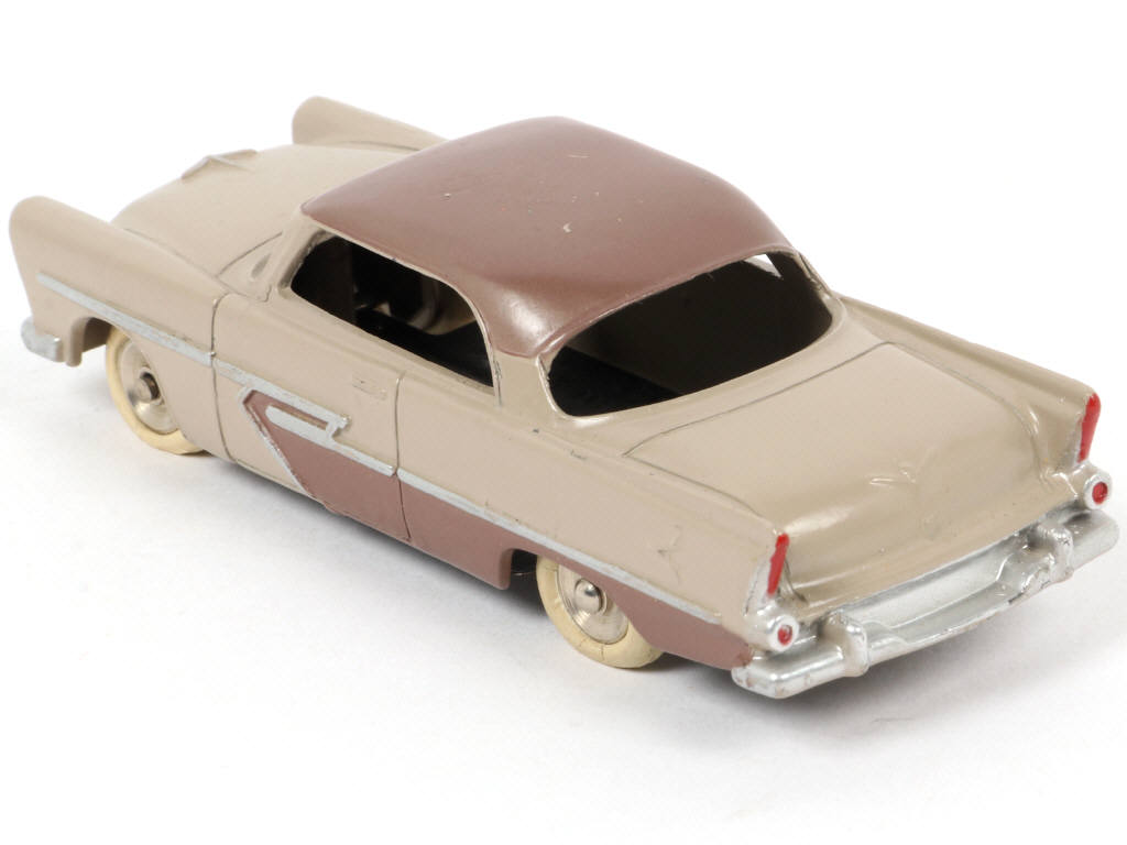 Lot 193 - DINKY TOYS (FRANCE) (1)