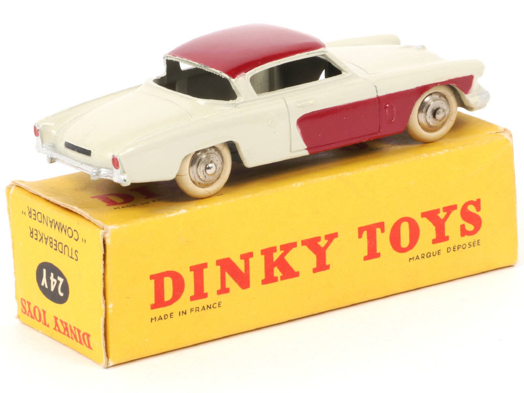 Lot 229 - DINKY TOYS (FRANCE) (1)